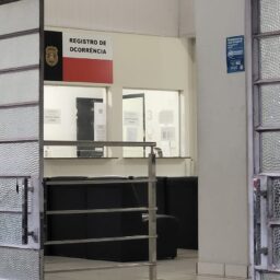Celular é furtado de dentro de armário trancado em fábrica no bairro Palmital