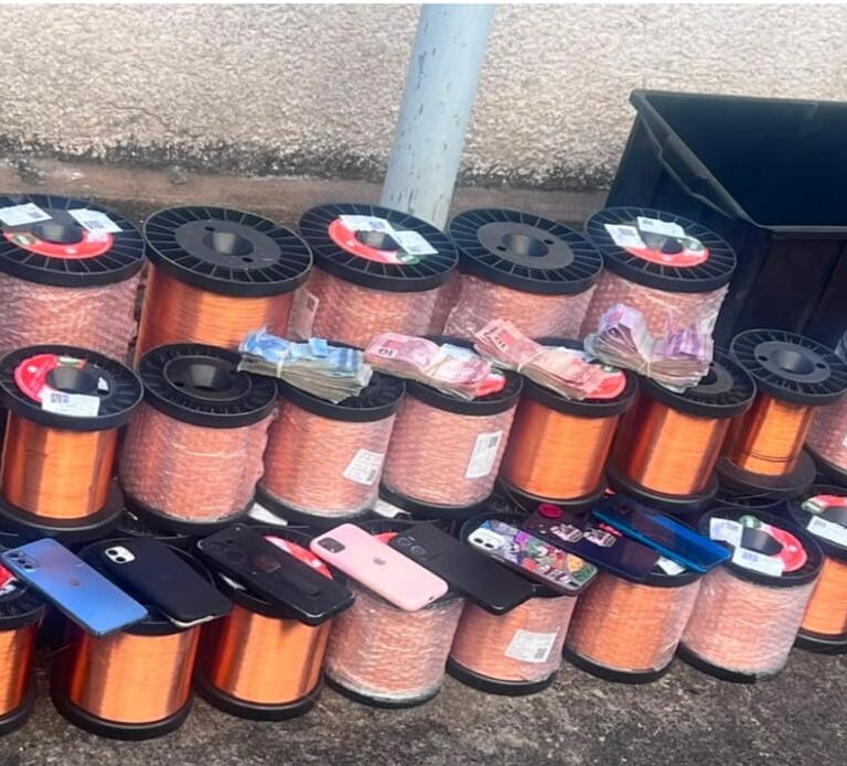 PM prende dois suspeitos e recupera mais de R$ 34 mil em cobre furtado de empresa
