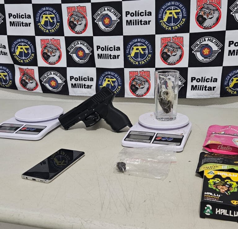 PM prende homem por tráfico e apreende drogas, simulacro de arma e vapes em Marília
