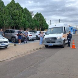 Fiscalização de transporte escolar autua veículos por irregularidades