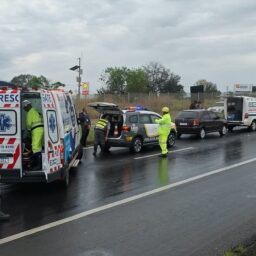 Engavetamento com quatro veículos trava a rodovia SP-294 em Marília