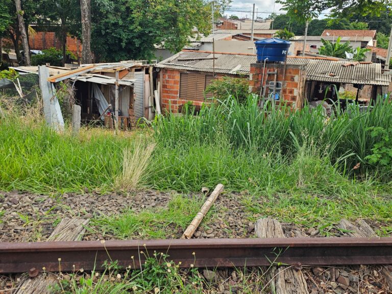 Justiça suspende ação da Rumo e nega despejo imediato de famílias em Vera Cruz