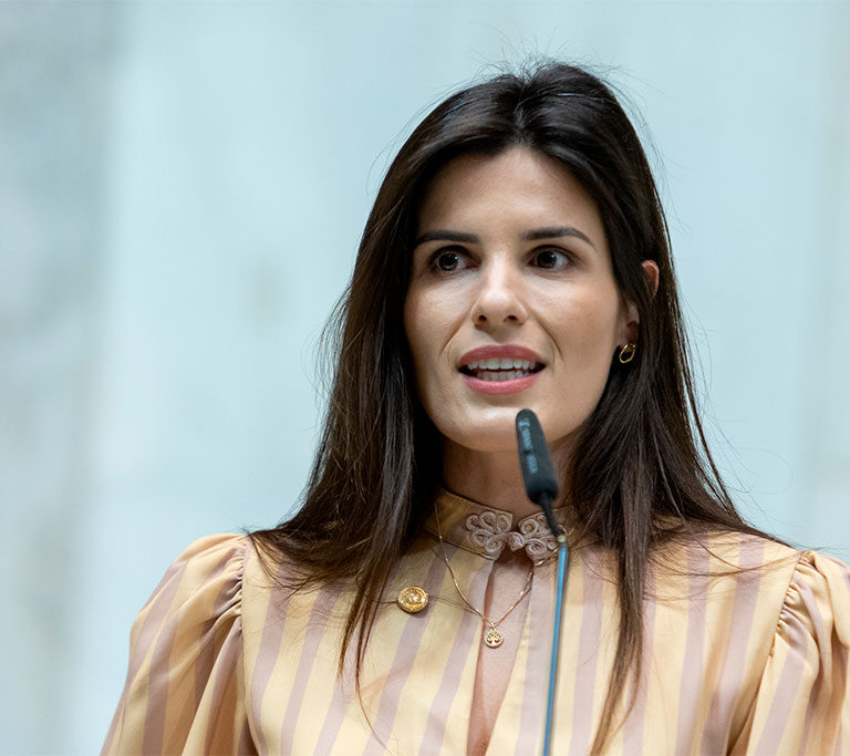 Dani Alonso destaca lei que amplia atenção à saúde de mulheres na menopausa em SP