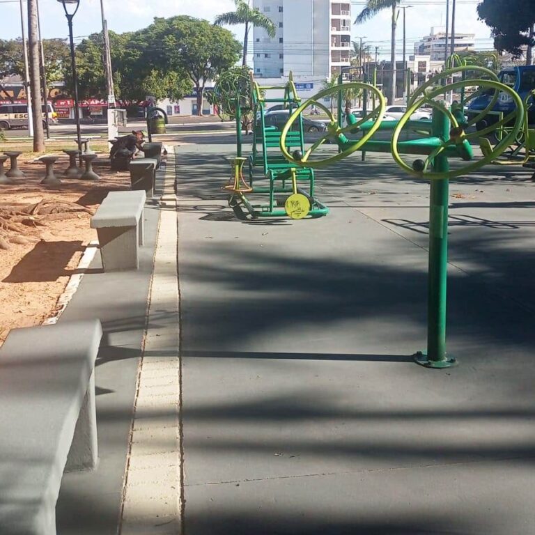 Prefeitura revitaliza duas praças e inicia recuperação de espaço no bairro Fragata
