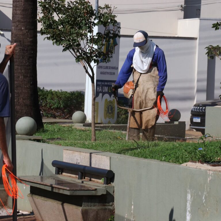 Zeladoria reforça limpeza no centro e mira imóveis sem manutenção